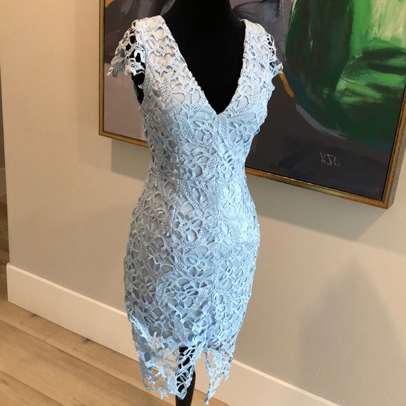 Light blue lace medium v neck dress - Picture 2 of 5